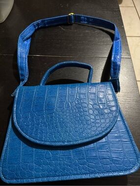 Blue Croc-Embossed Women’s Shoulder Bag
